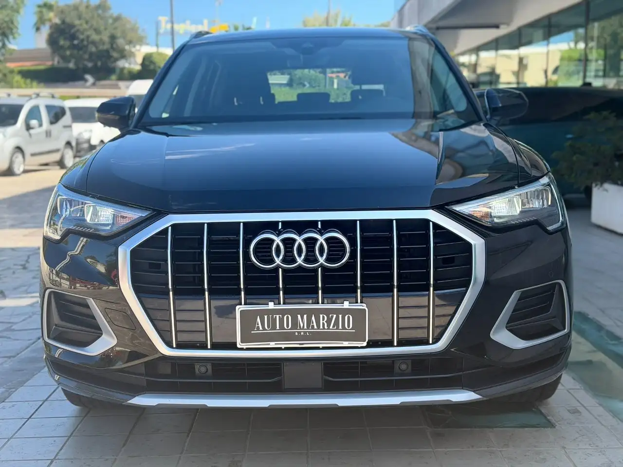 Audi Q3 35 2.0 tdi Business s-tronic — photo 1 of 15