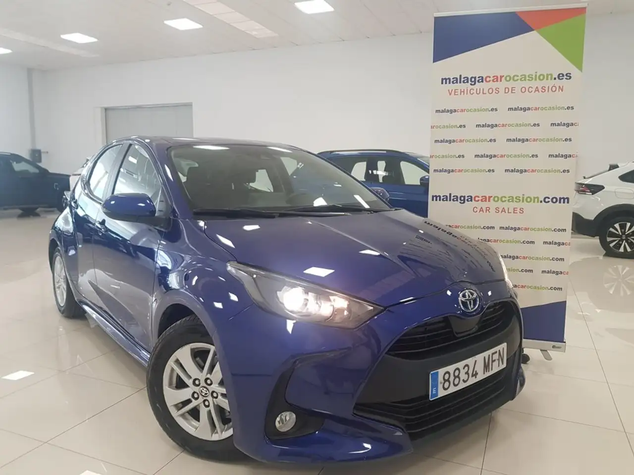 Toyota Yaris 120H 1.5 Business Plus — photo 1 of 16