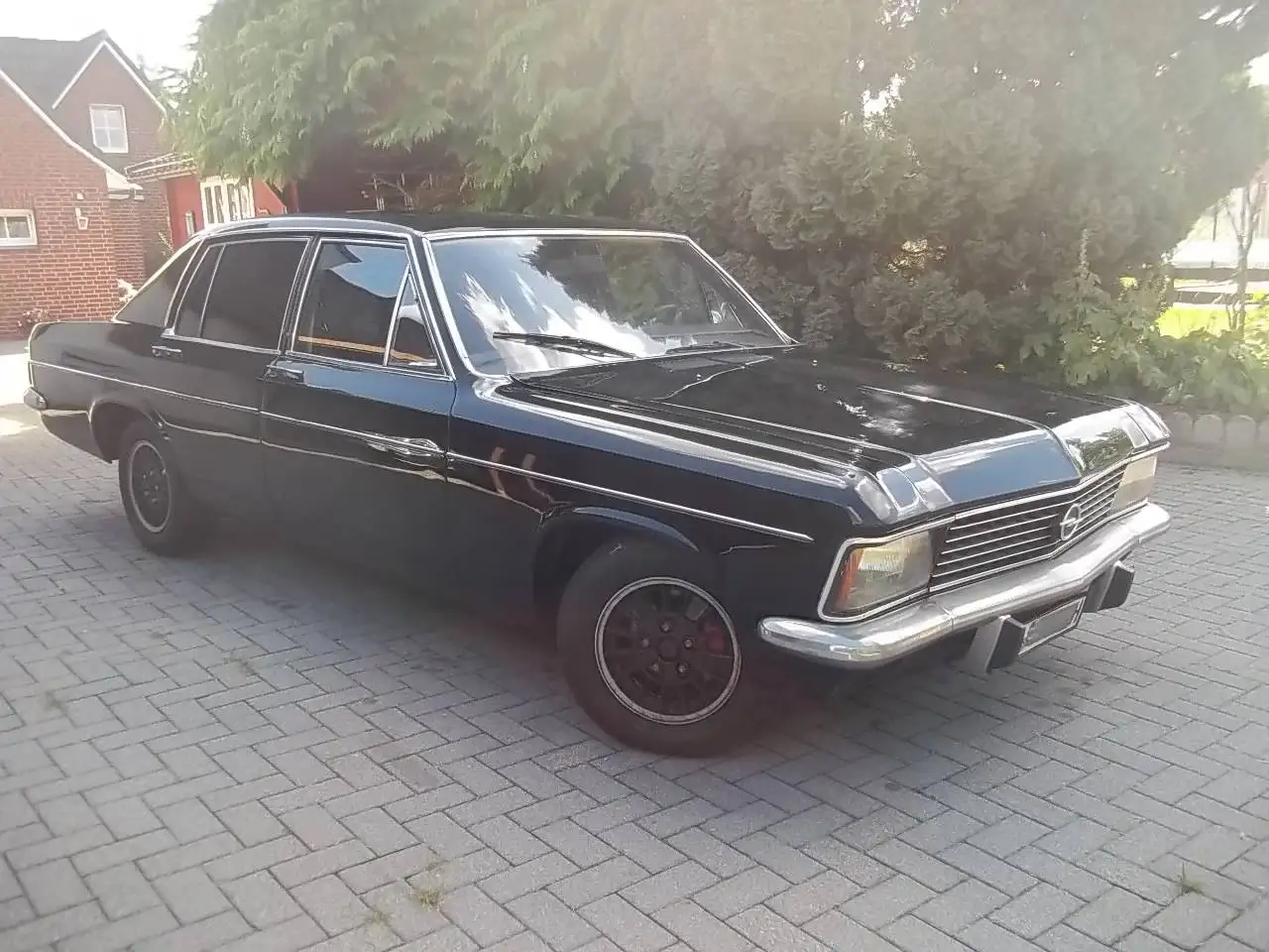 Opel Diplomat 2,8 S — photo 1 of 12