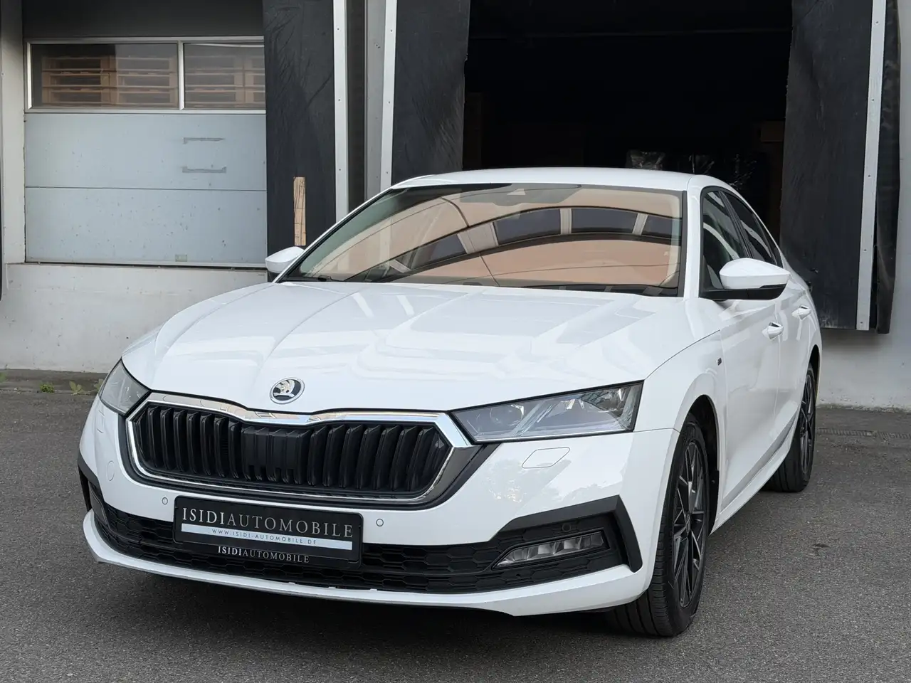 Skoda Octavia Clever LED ACC Virtual-Cockpit Kamera — photo 1 of 36