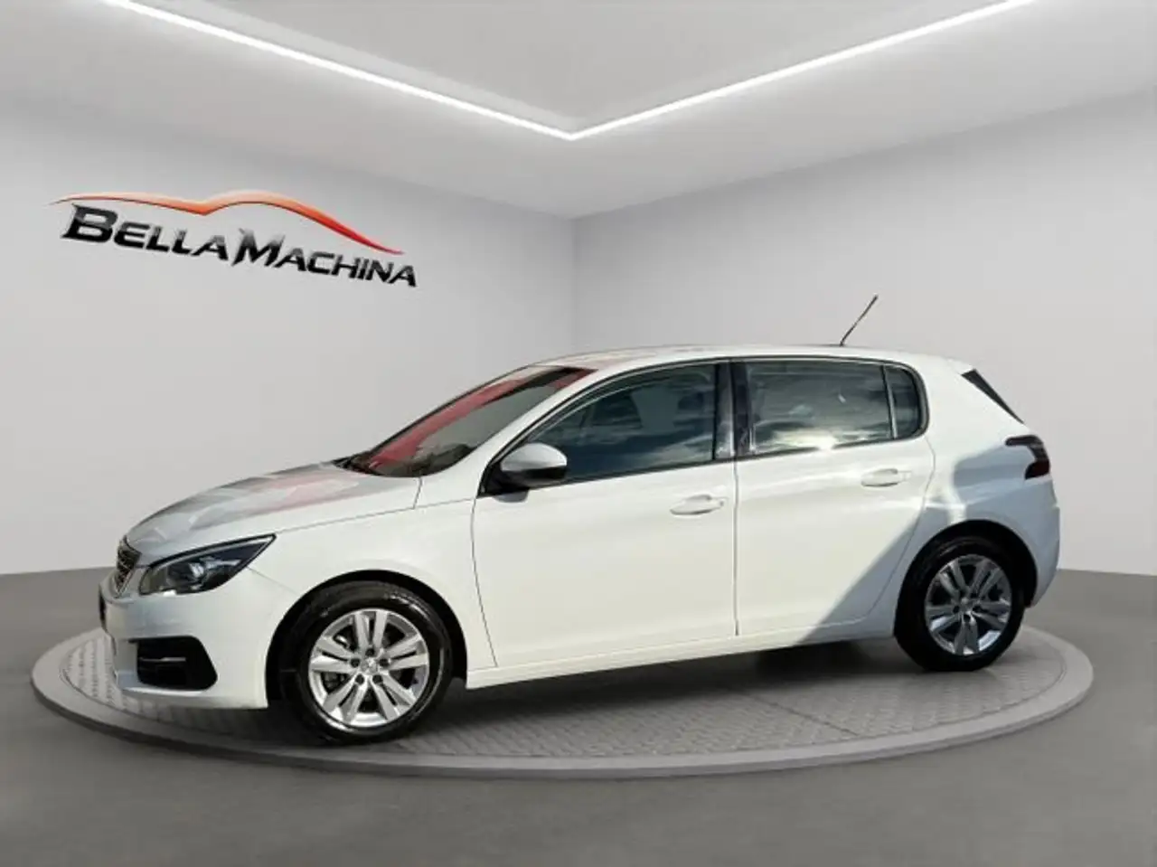 Peugeot 308 1.5BlueHDi S&S Active 130 — photo 1 of 14