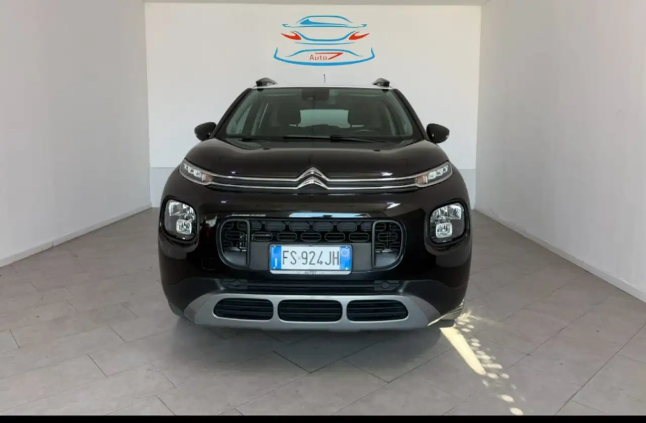 Citroen C3 Aircross PureTech 110 S&S Shine — photo 1 of 15