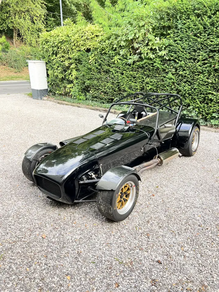 Caterham R 400 — photo 1 of 9