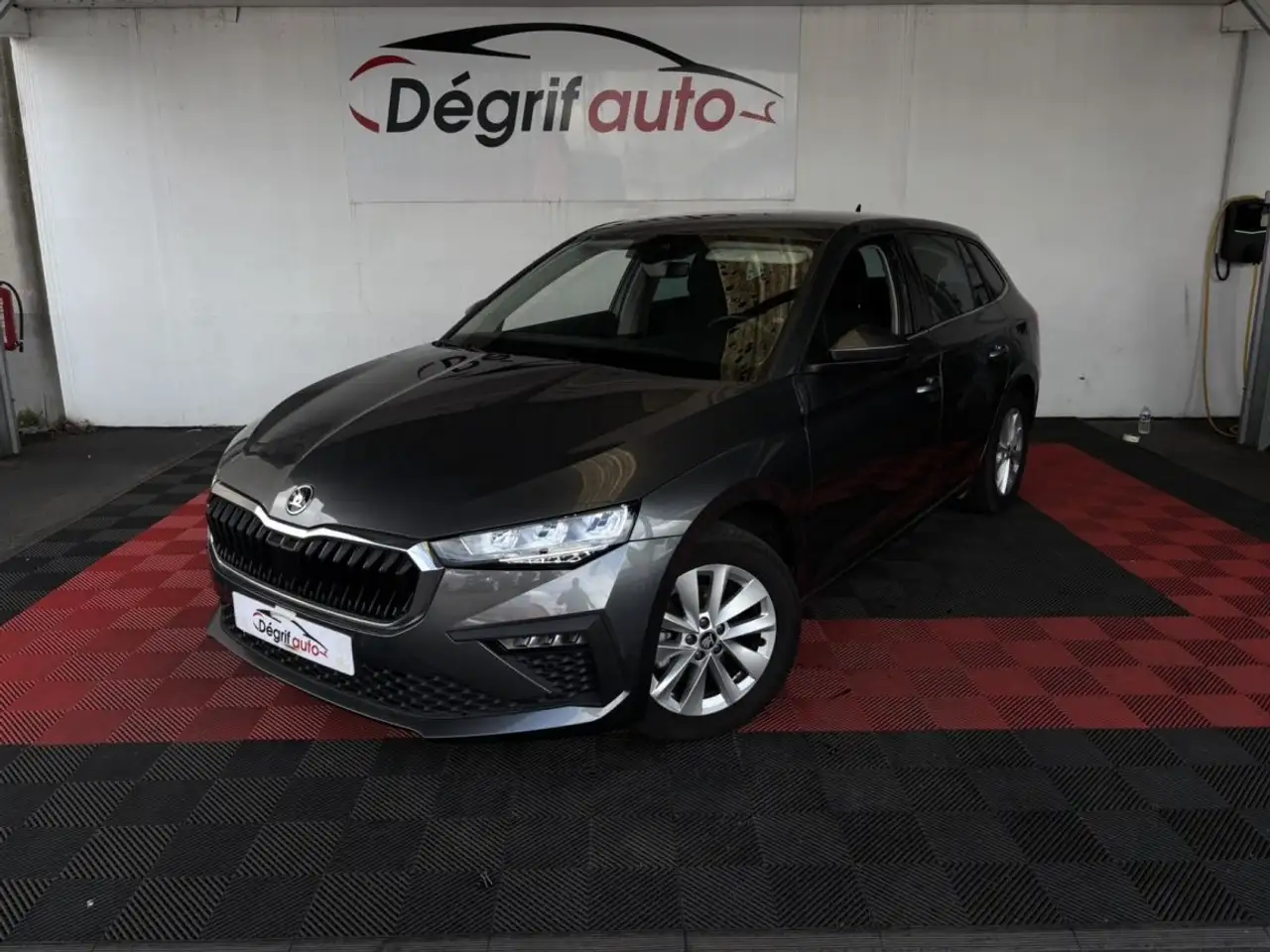 Skoda Scala 1.0 TSI Evo 110 ch DSG7 Ambition — photo 1 of 35