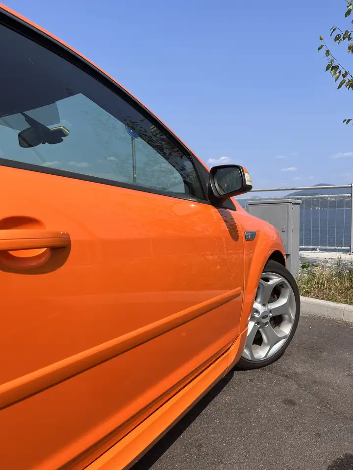 Ford Focus 3p 2.5t 20v ST 225cv — photo 1 of 3