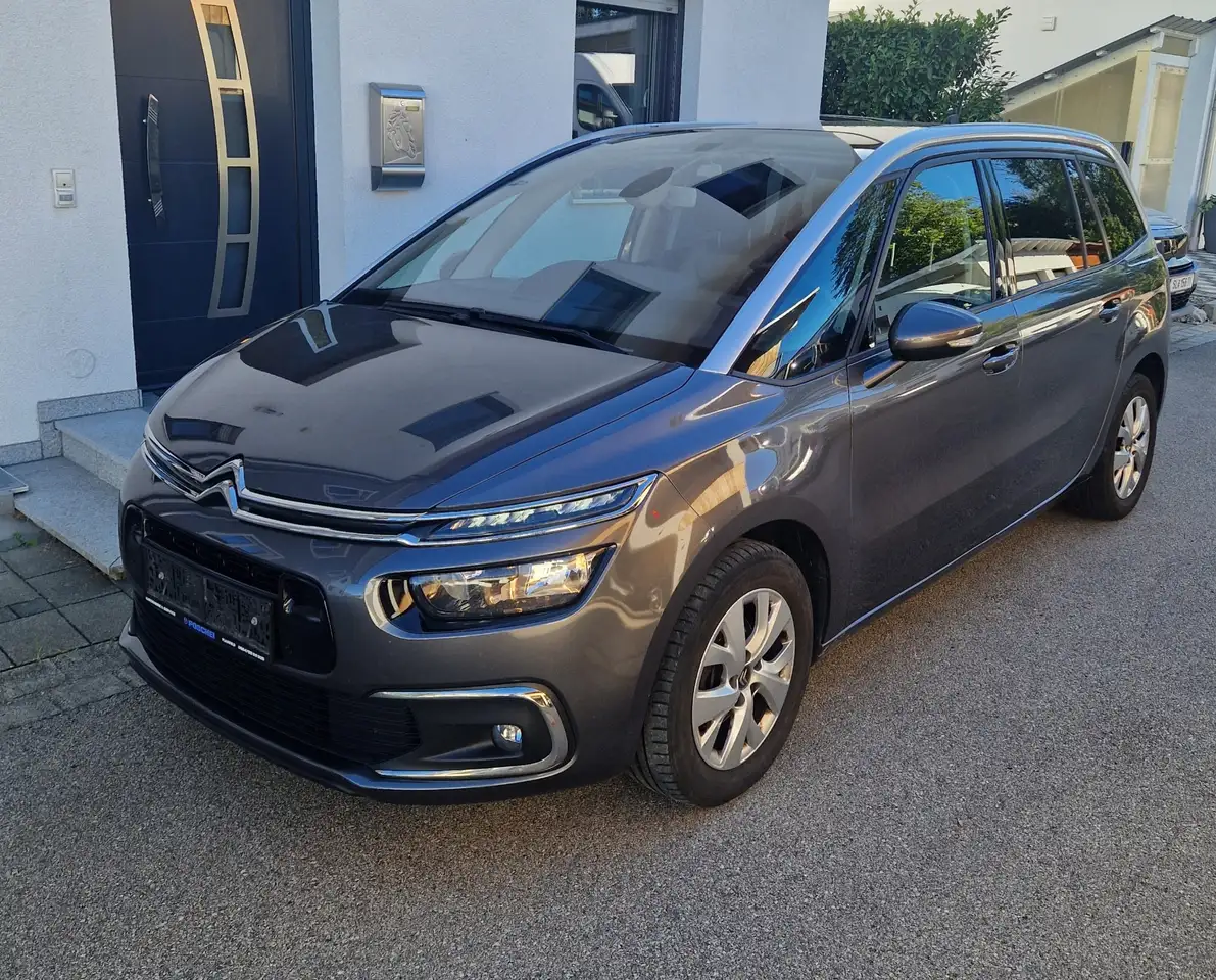 Citroen Grand C4 SpaceTourer Selection — photo 1 of 17