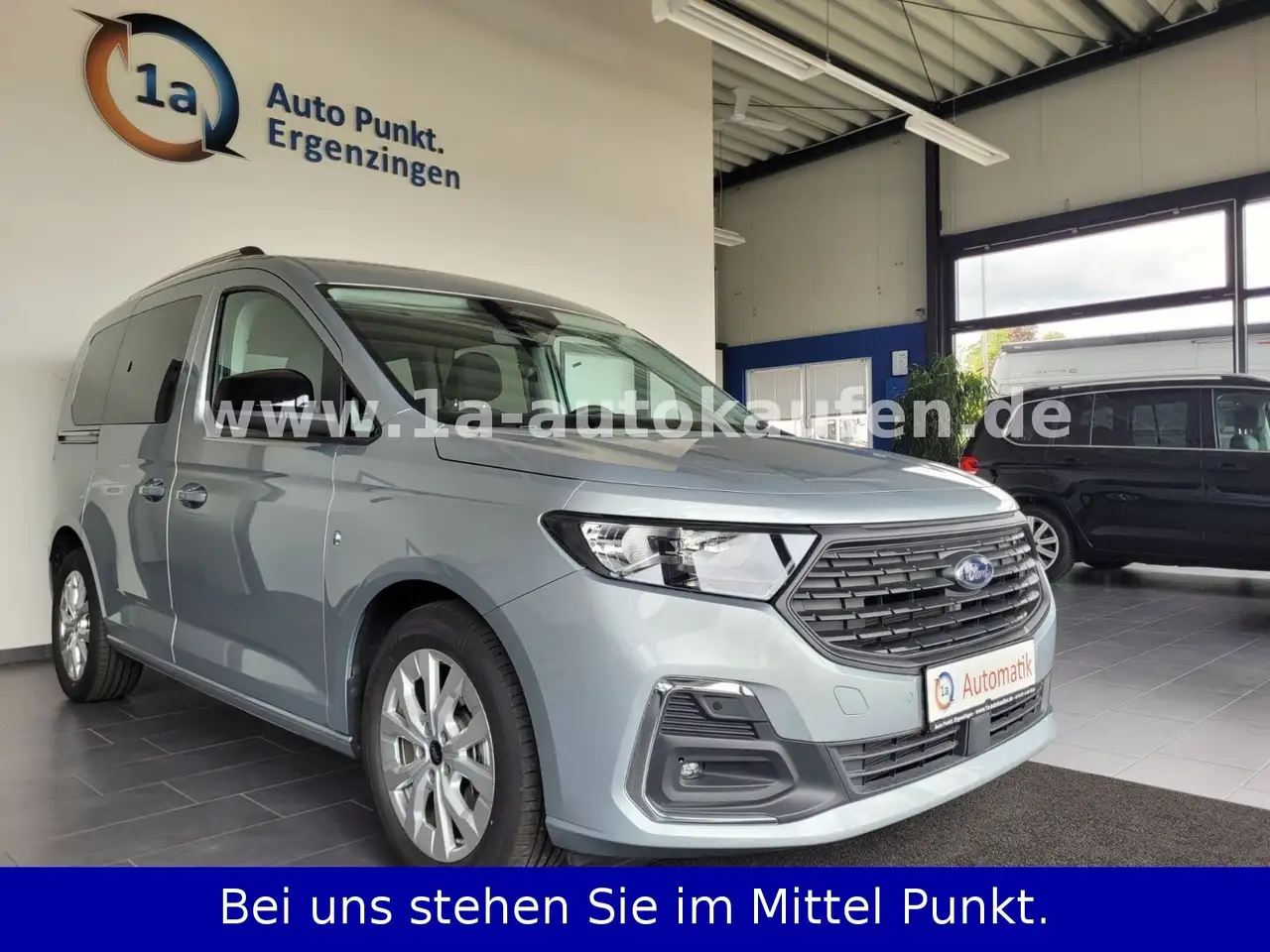 Ford Tourneo Connect L1 Plug-in Hybrid Titanium m ACC — photo 1 of 38