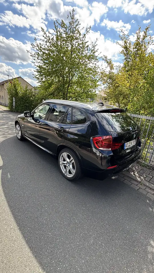 BMW X1 sDrive20d — photo 1 of 12