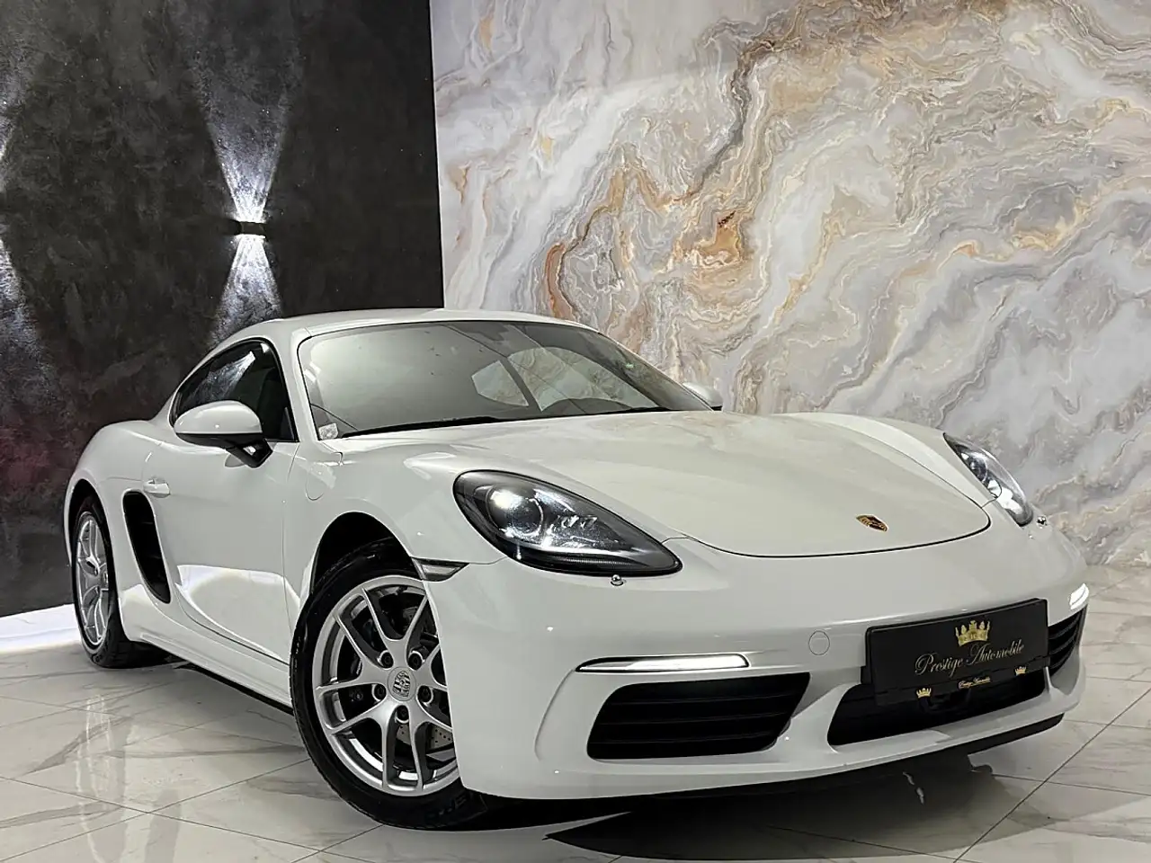 Porsche 718 Cayman 300PS * NUR 34.000KM * 1.BESITZ * APPROV... — photo 1 of 36
