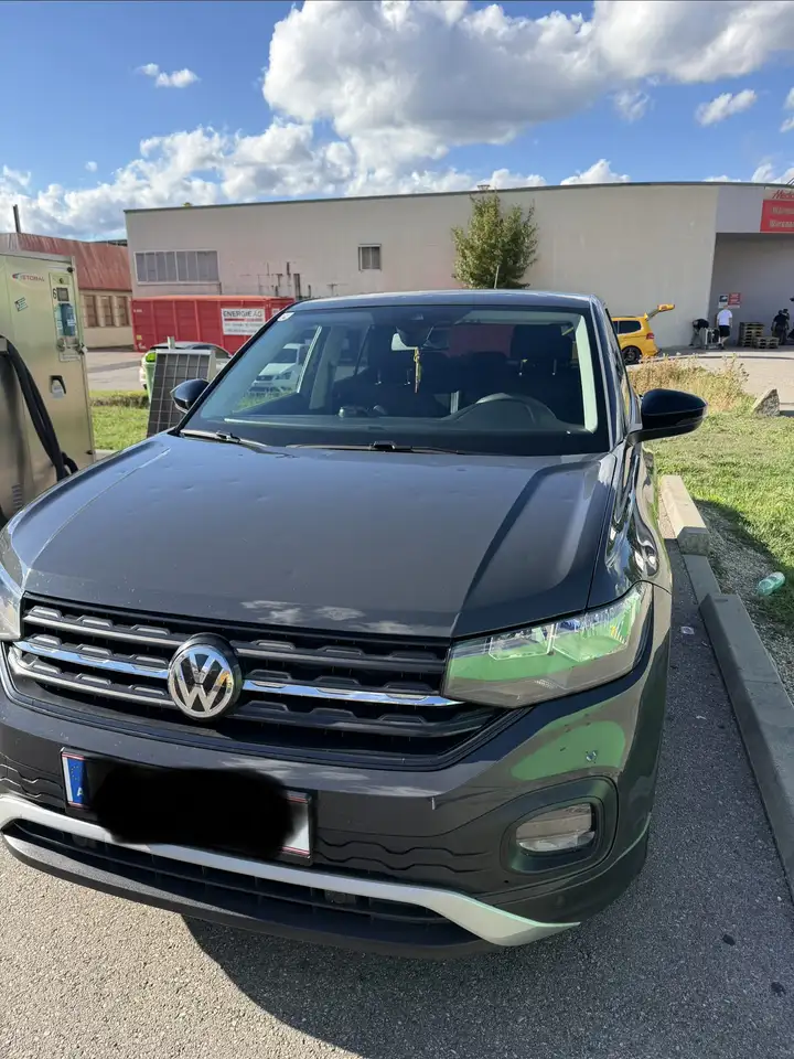 Volkswagen T-Cross 1.6 TDI SCR — photo 1 of 10