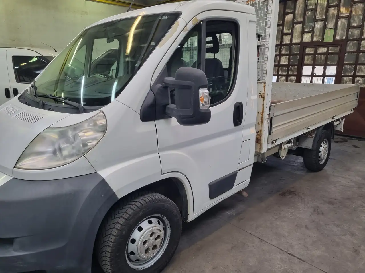 Peugeot Boxer — photo 1 of 12