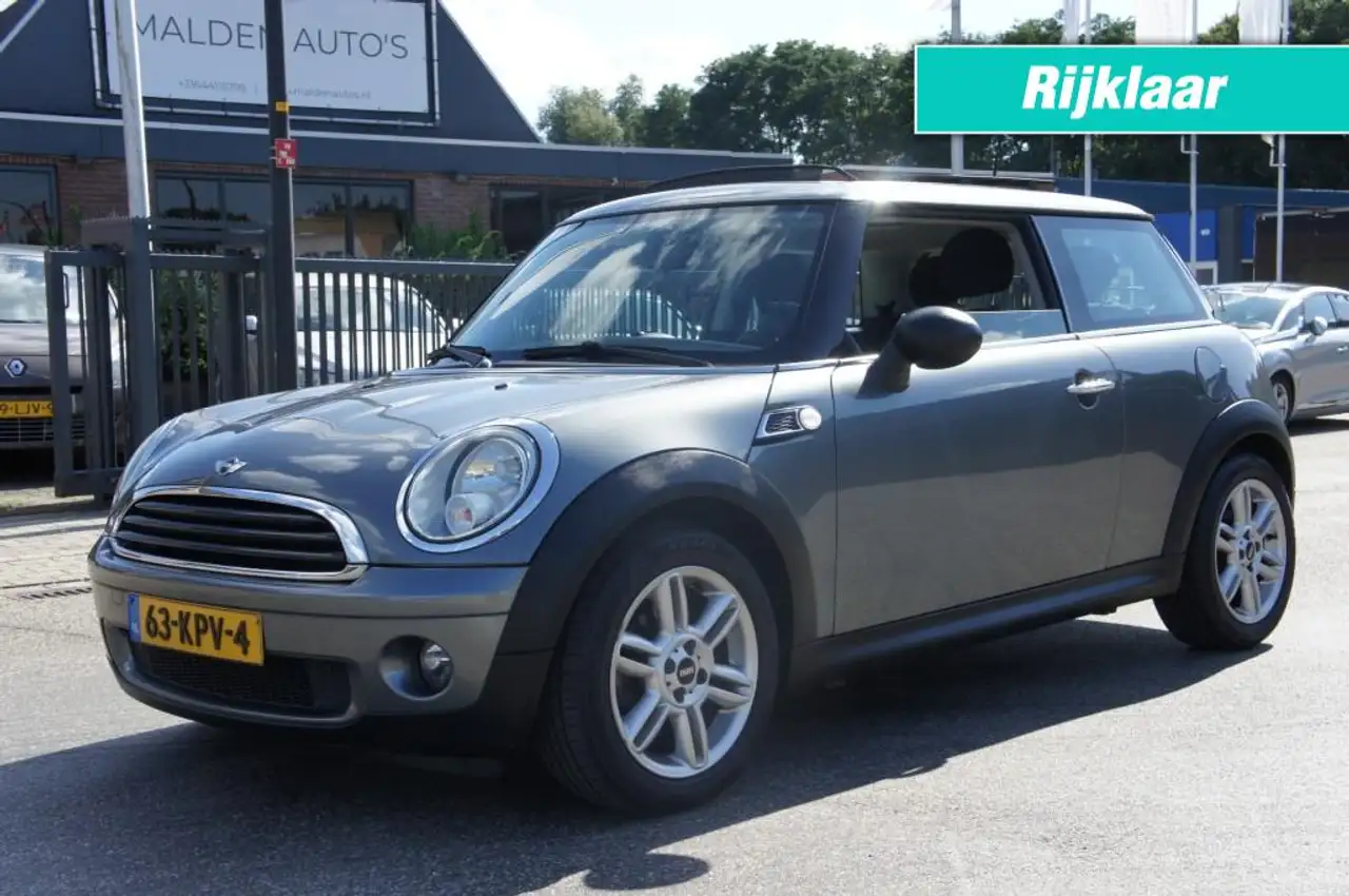 MINI Cooper 1.4 ONE ANNIV. MK II PANORAMA/AIRCO/CRUISE/NAVI/AU — photo 1 of 34