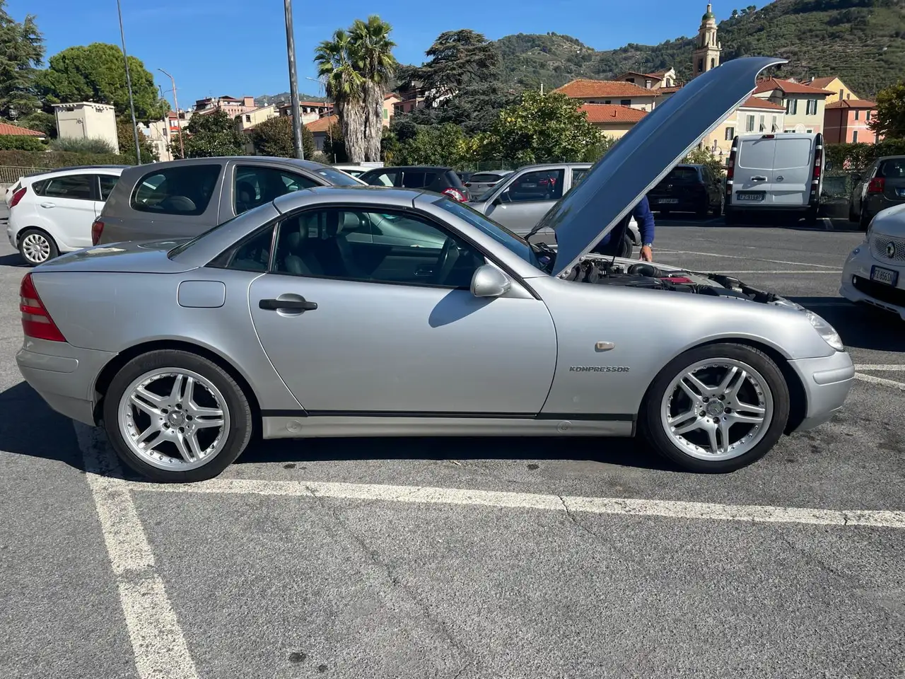 Mercedes-Benz SLK 200 — photo 1 of 12