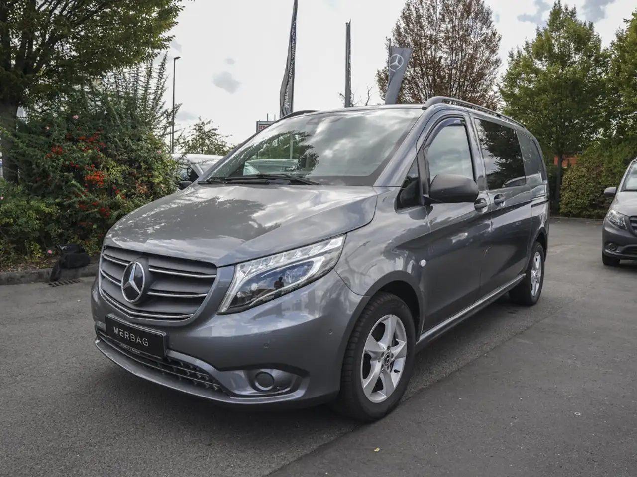 Mercedes-Benz Vito Vito 124 CDI 4x4 Mixto Kompakt — photo 1 of 15