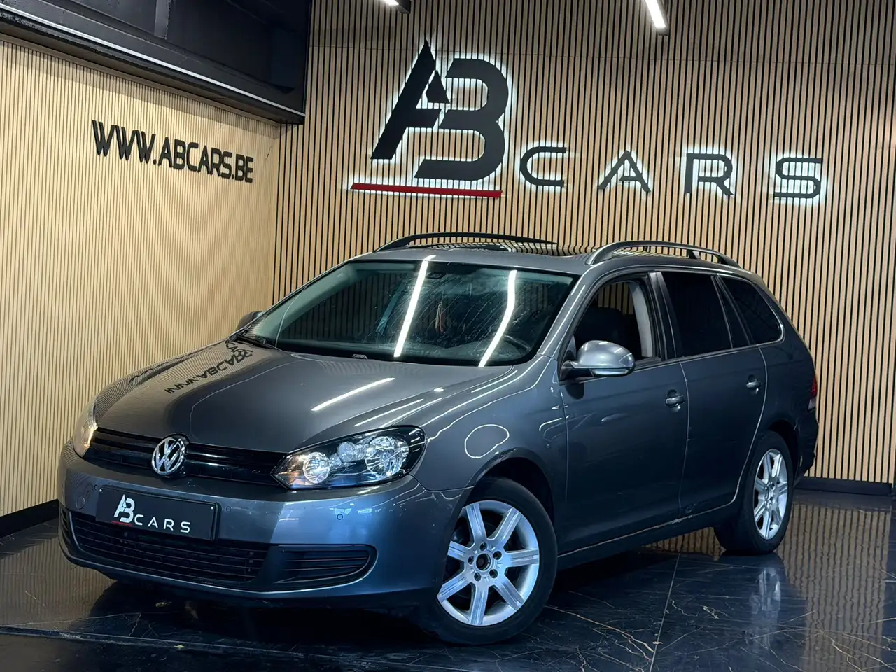 Volkswagen Golf SW 1.6 CR TDi Highline * TOIT PANO - OUVRANT * โ photo 1 of 13
