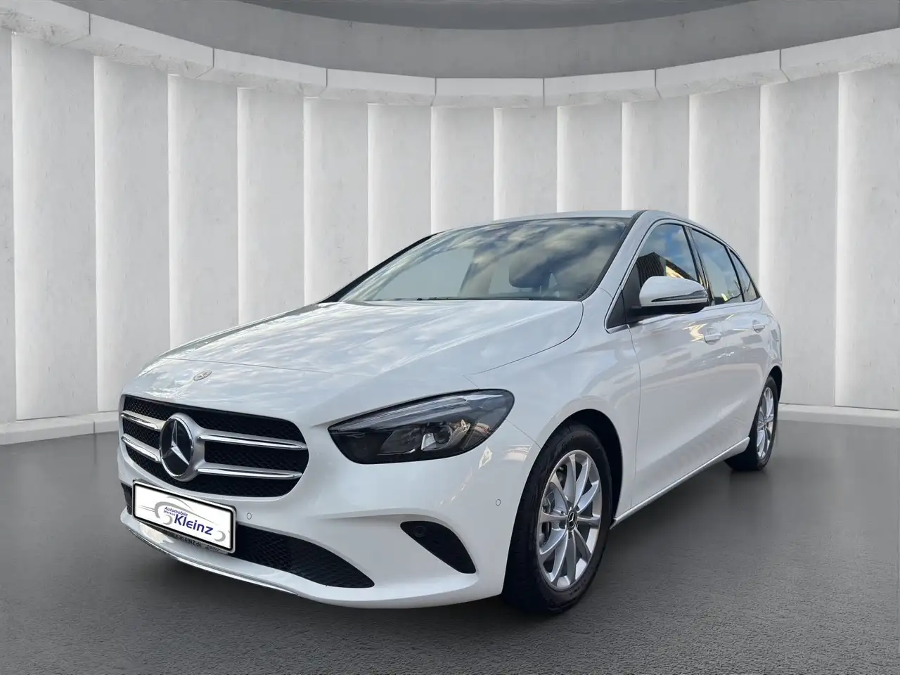 Mercedes-Benz B 200 LED+KLIMA+CARPLAY+SITZHEIZUNG+R-KAMERA — photo 1 of 15