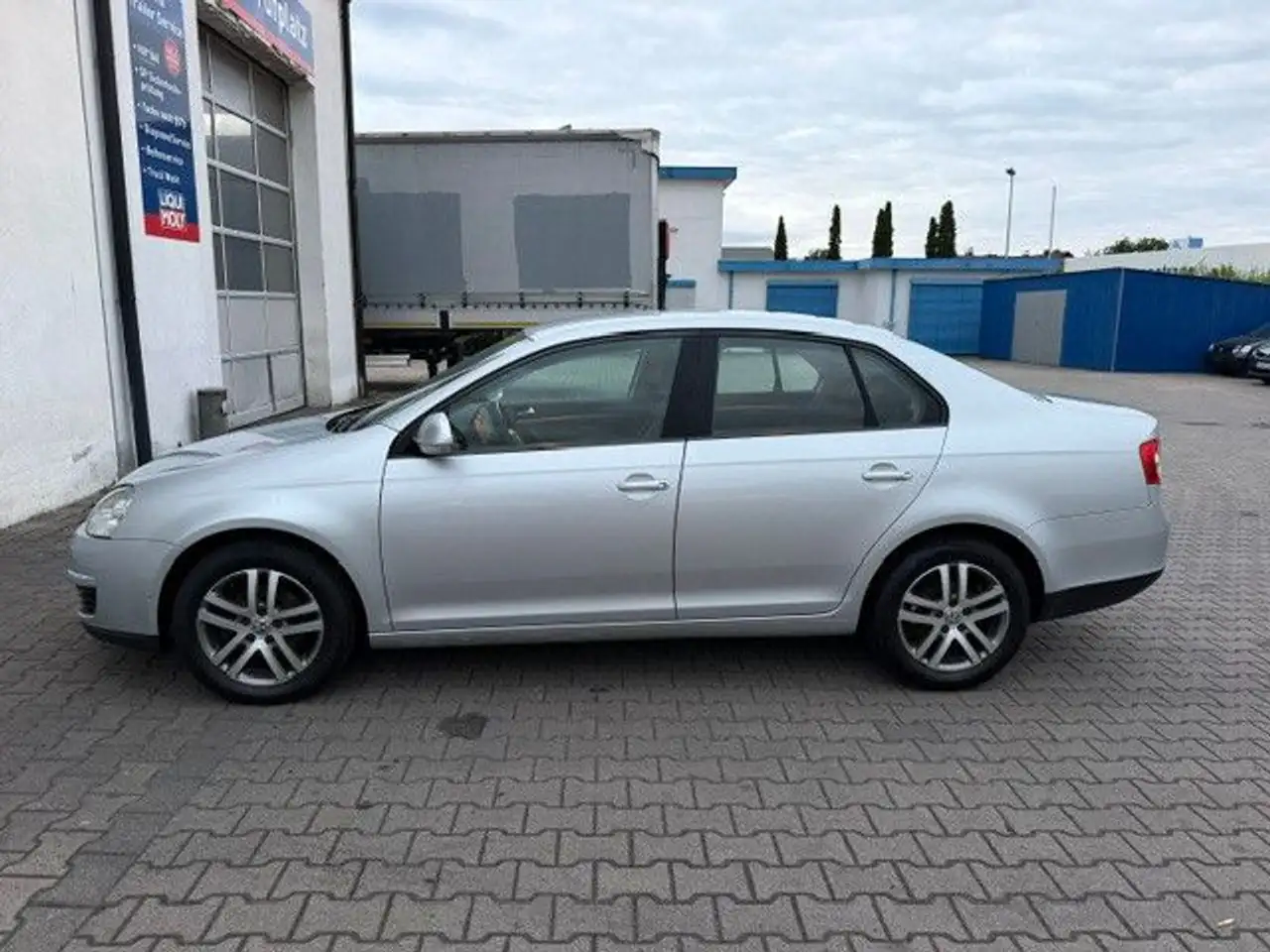 Volkswagen Jetta V Trendline. 1.6 ! EU-4 ! 8-FACH ! TOP !!! — photo 1 of 28