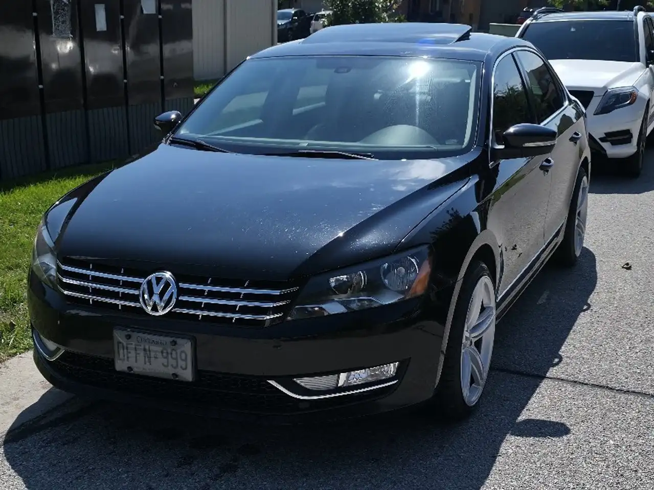 Volkswagen Passat 4dr Sdn 2.0 TDI DSG Highline — photo 1 of 9