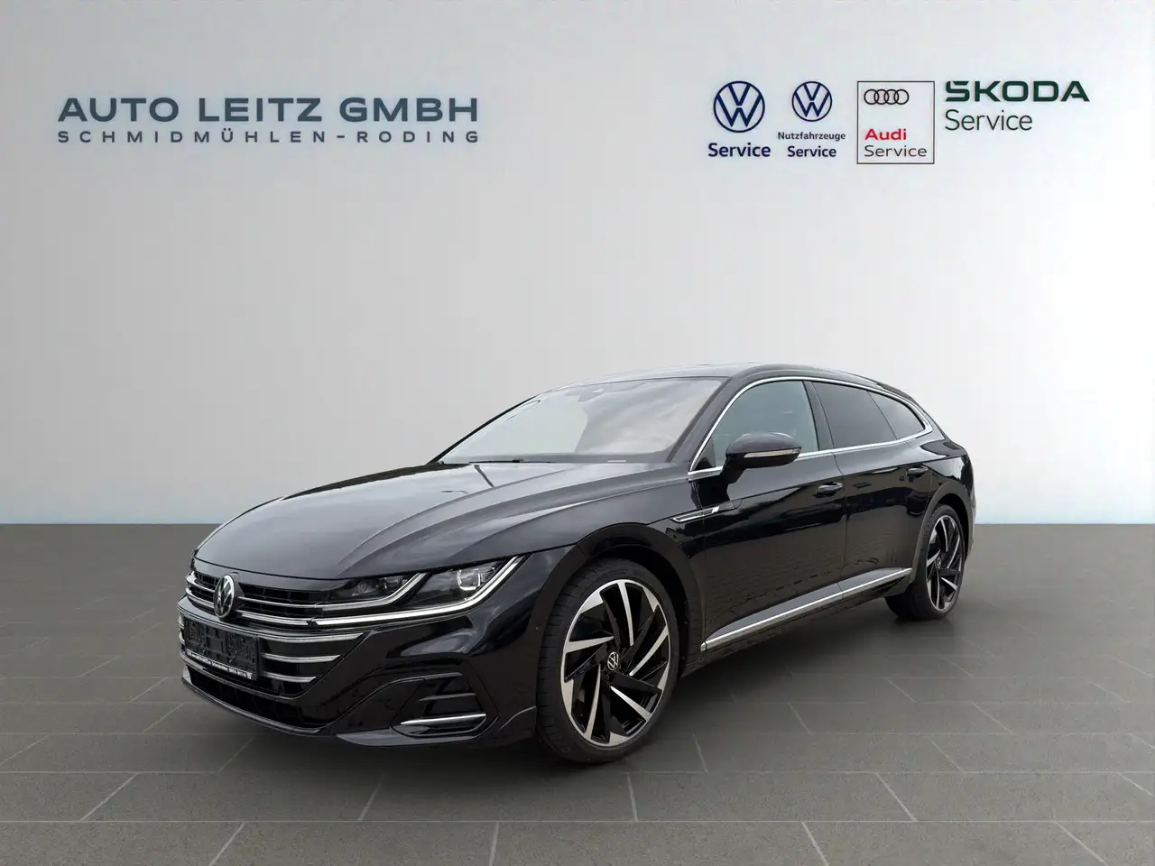 Volkswagen Arteon SB R-Line AHK StHz Pano Mtrx Leder HK — photo 1 of 15