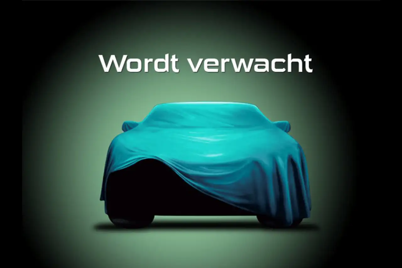 Renault Captur 1.3 TCe 140 Intens — photo 1 of 1
