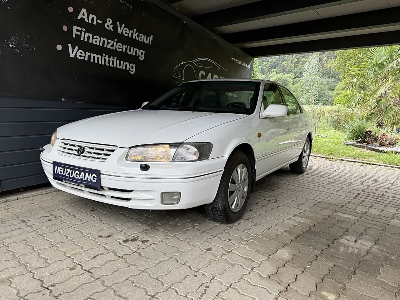Toyota Camry 2,2 i Aut. *Klima*Tempomat*elek. Fensterheber u... — photo 1 of 20