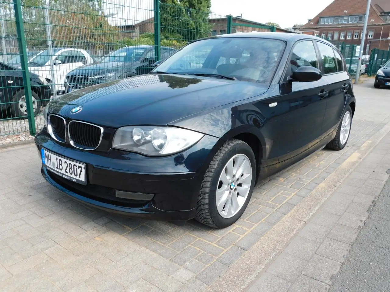 BMW 120 1 Limousine 120 d/Navi/SSD/ALU/PDC — photo 1 of 26