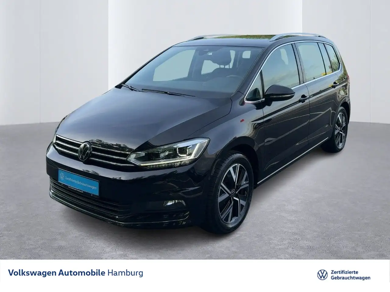 Volkswagen Touran 1.5 TSI Highline DSG LED AHK Kamera — photo 1 of 24