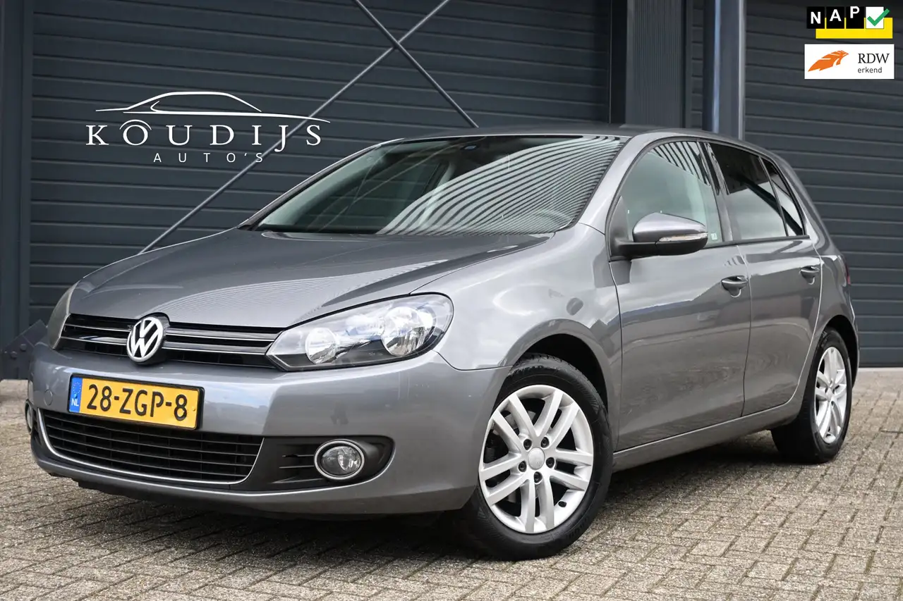 Volkswagen Golf 1.2 TSI Highline BlueMotion, Cruise, Climate, Blue — photo 1 of 28