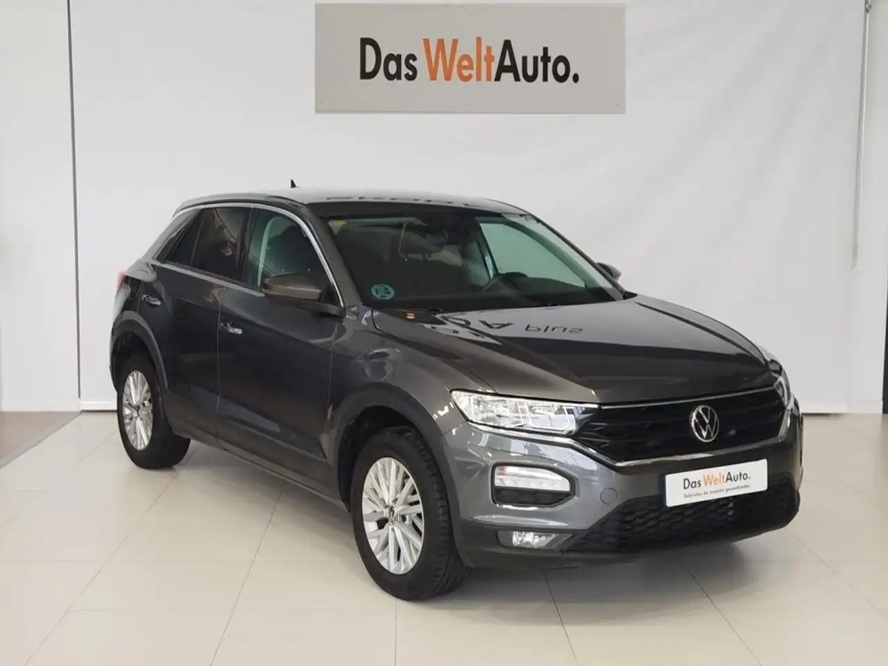 Volkswagen T-Roc 1.6TDI Edition — photo 1 of 10