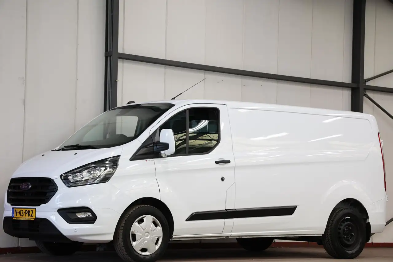 Ford Transit Custom 2.0 TDCI L2H1 AUTOMAAT — photo 1 of 18