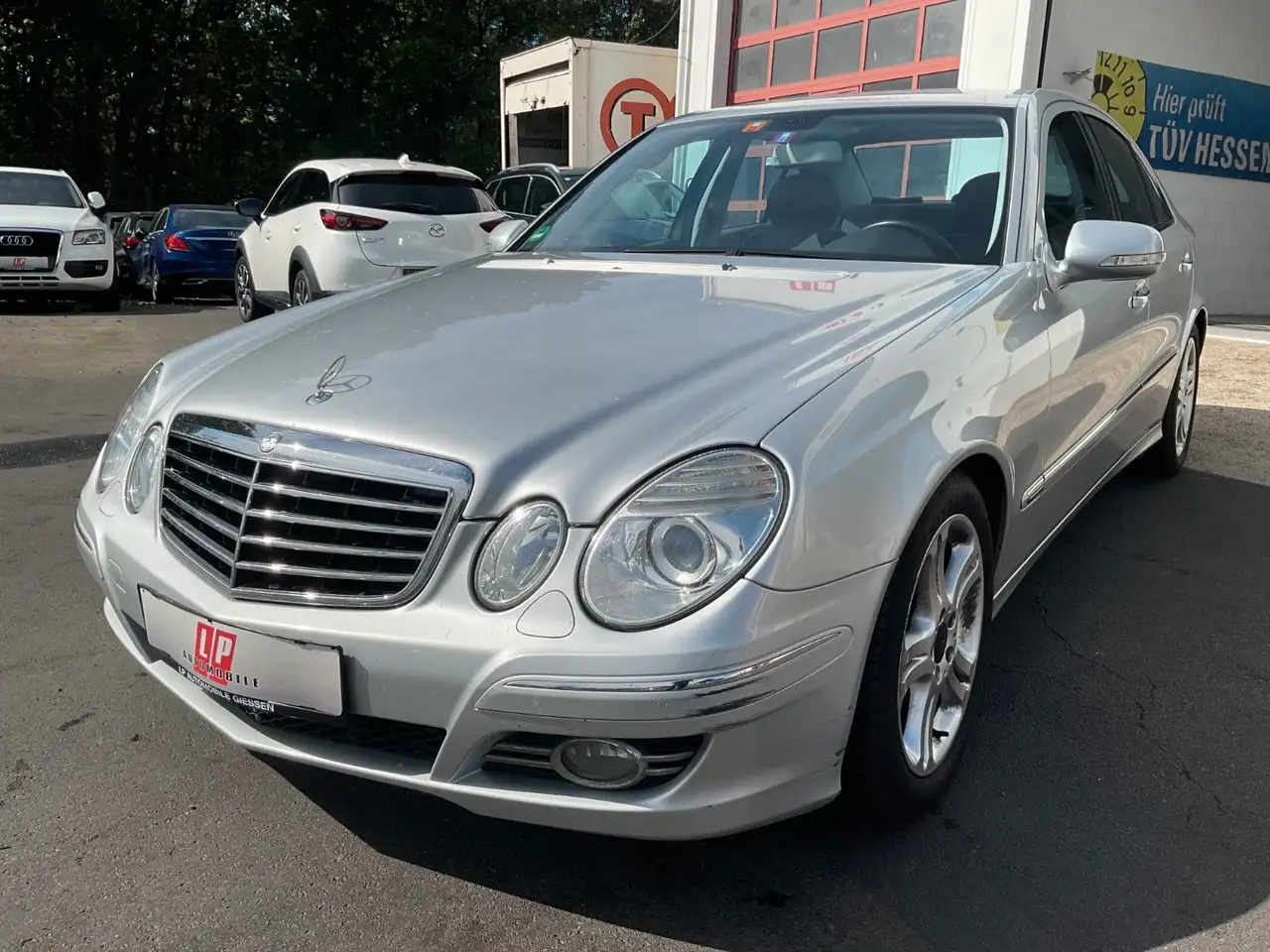 Mercedes-Benz E 200 CDI Limousine Klima Navi SHZ Tempo Xenon — photo 1 of 25