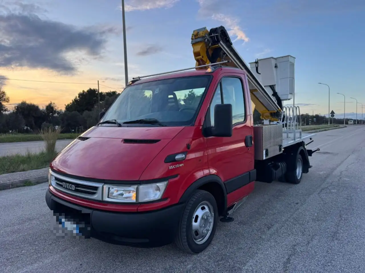 Iveco Daily 35C10 2.3Hpi PM-RG CESTELLO TELESCOPICO COMET — photo 1 of 15