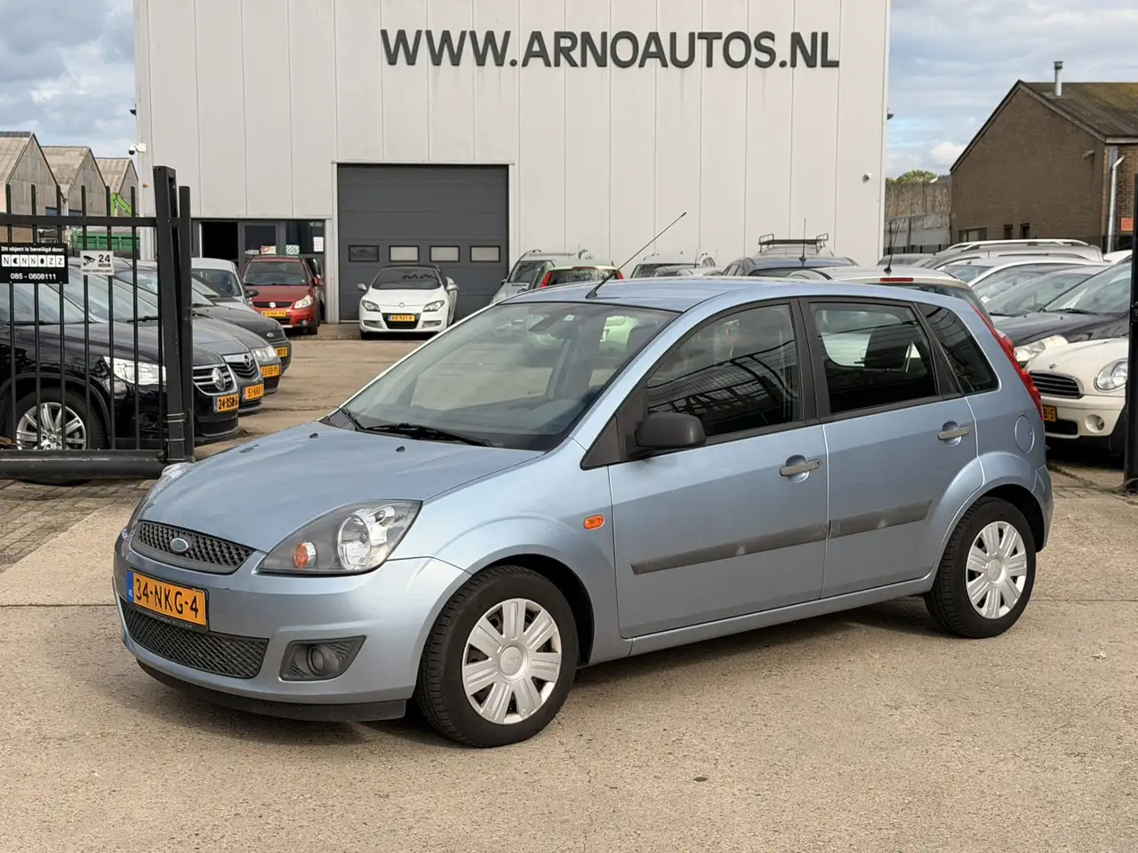 Ford Fiesta 1.4-16V Ambiente 5-DEURS, AIRCO, APK TOT 03-10-27, — photo 1 of 12