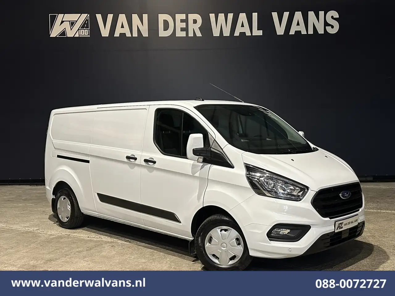 Ford Transit Custom 2.0 TDCI 105pk L2H1 Euro6 Airco | Camera | Navigat — photo 1 of 23