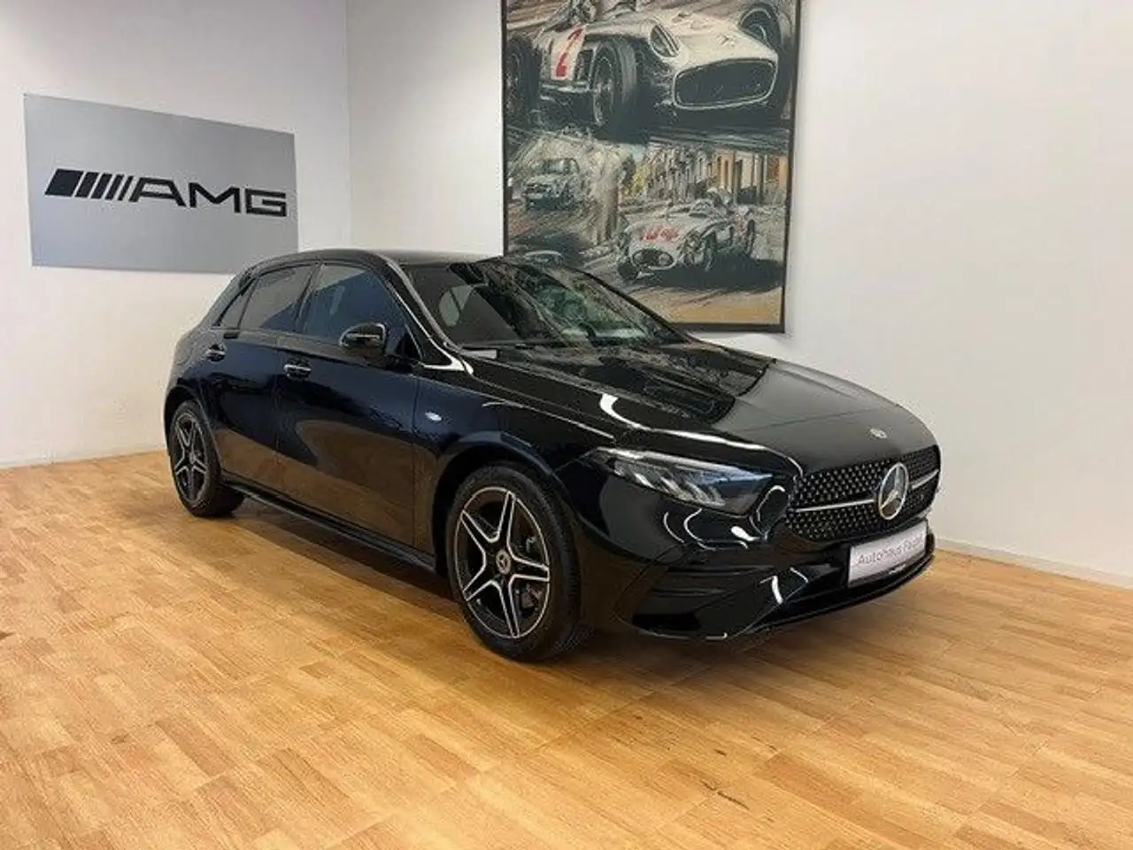 Mercedes-Benz A 250 e AMG-Line Panorama Distronic Keyless Go — photo 1 of 12