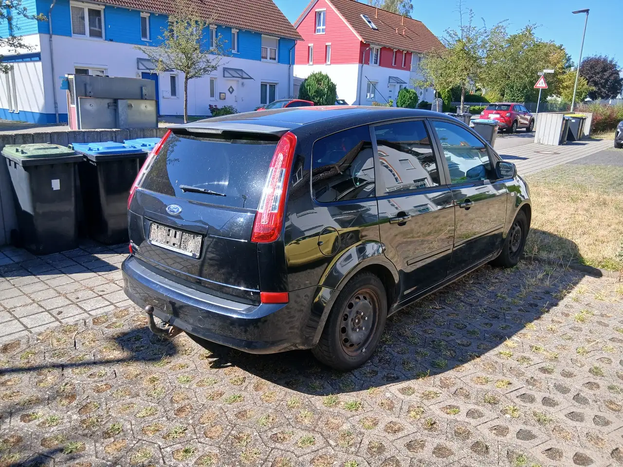 Ford C-Max 1.6 Style+ — photo 1 of 11