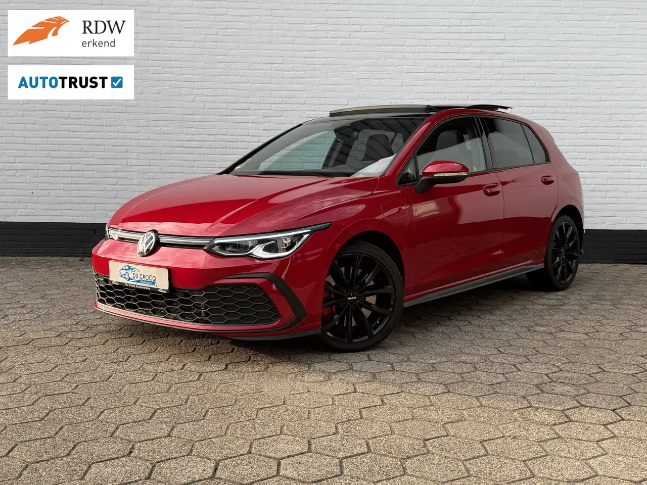 Volkswagen Golf GTE 1.4 eHybrid PANODAK l ACC l CAMERA l 18'' — photo 1 of 22