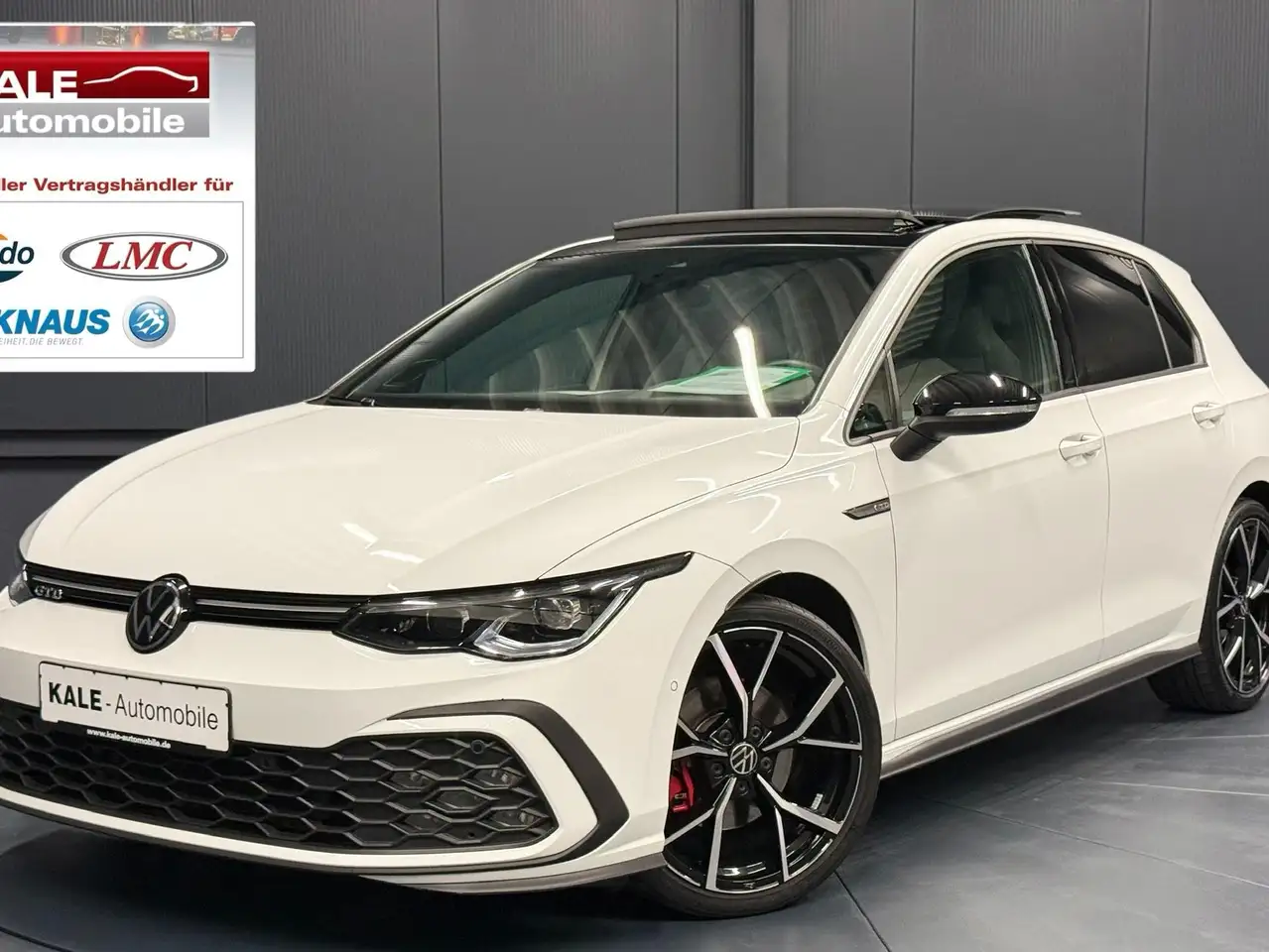 Volkswagen Golf GTD *Black Style*19Zoll*PANORAMA*LEDER*H&K*MATRIX/IQ* — photo 1 of 39