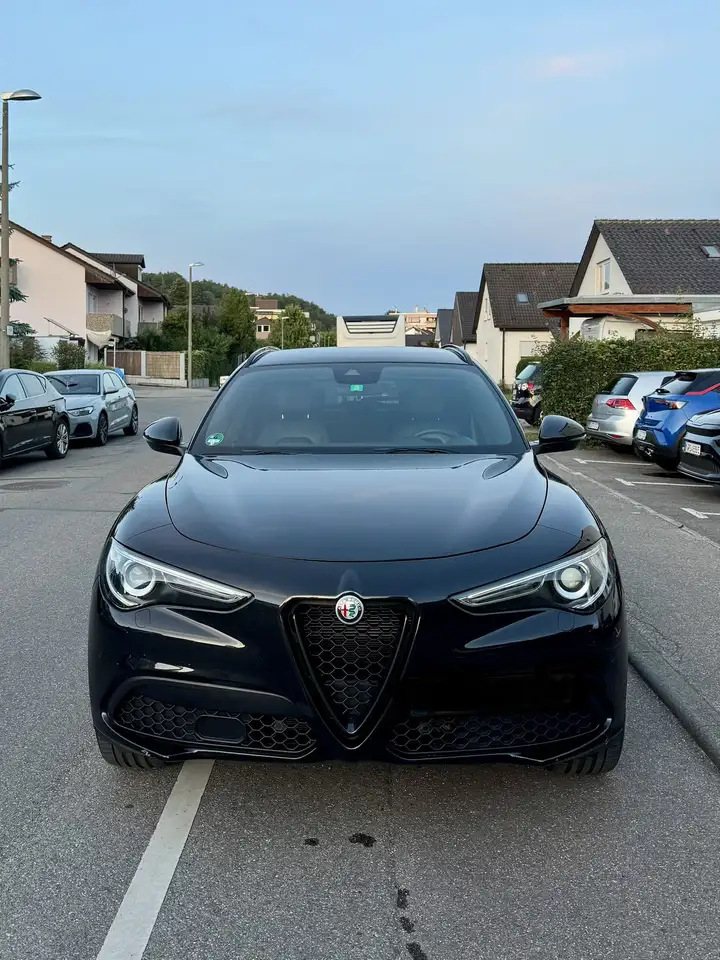 Alfa Romeo Stelvio 2.2 Diesel 16V AT8 Q4 B-Tech — photo 1 of 8