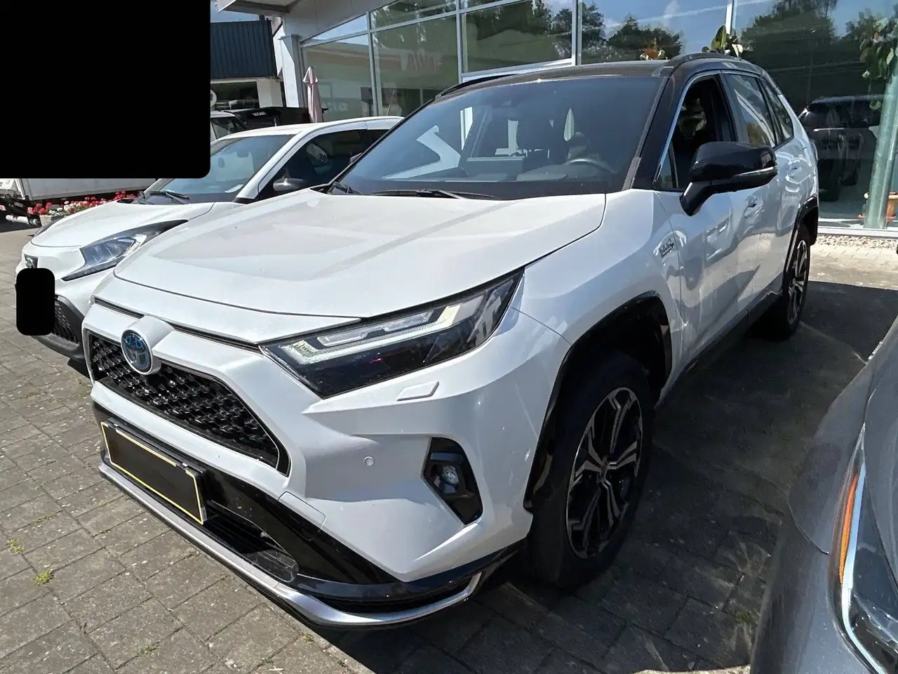 Toyota RAV 4 Plug-in Hybrid 4x4 Style — photo 1 of 40