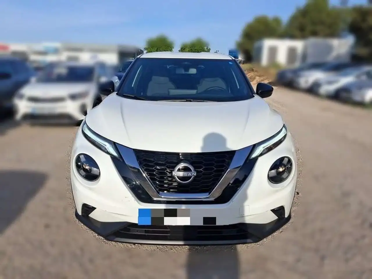 Nissan Juke 1.0 DIG-T N-Connecta 4x2 DCT 7 84kW — photo 1 of 24