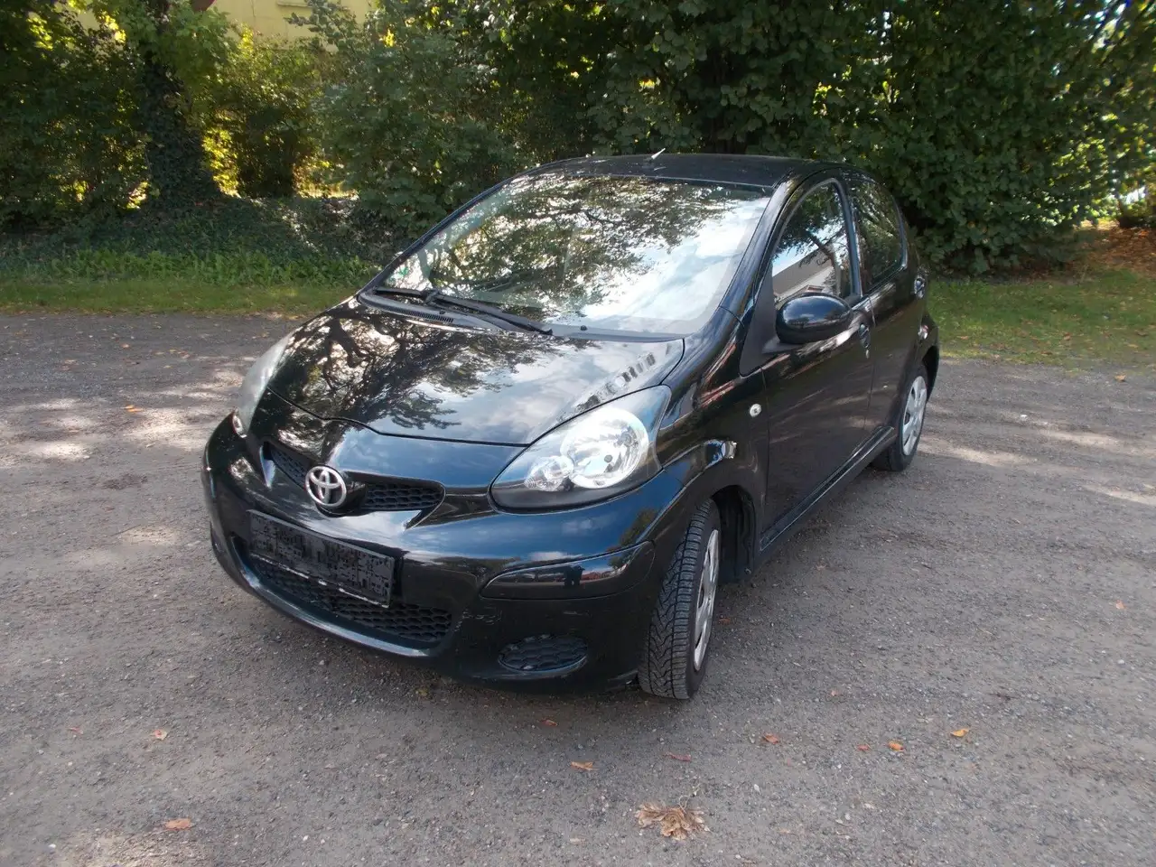 Toyota Aygo AYGO Klima-Servo — photo 1 of 17