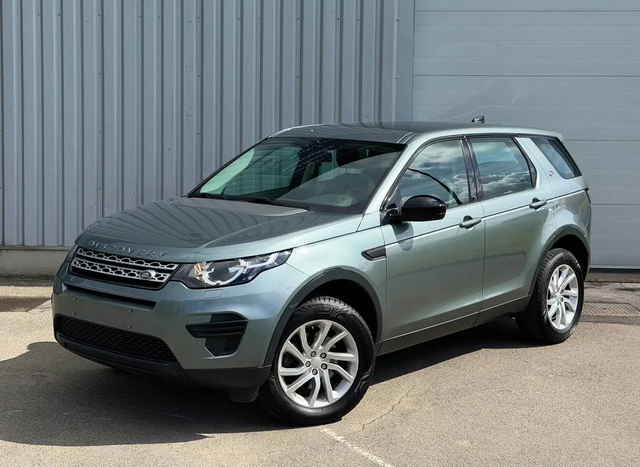 Land Rover Discovery Sport 2.0 TD4 AWD - 1st Owner - Full service history — photo 1 of 19