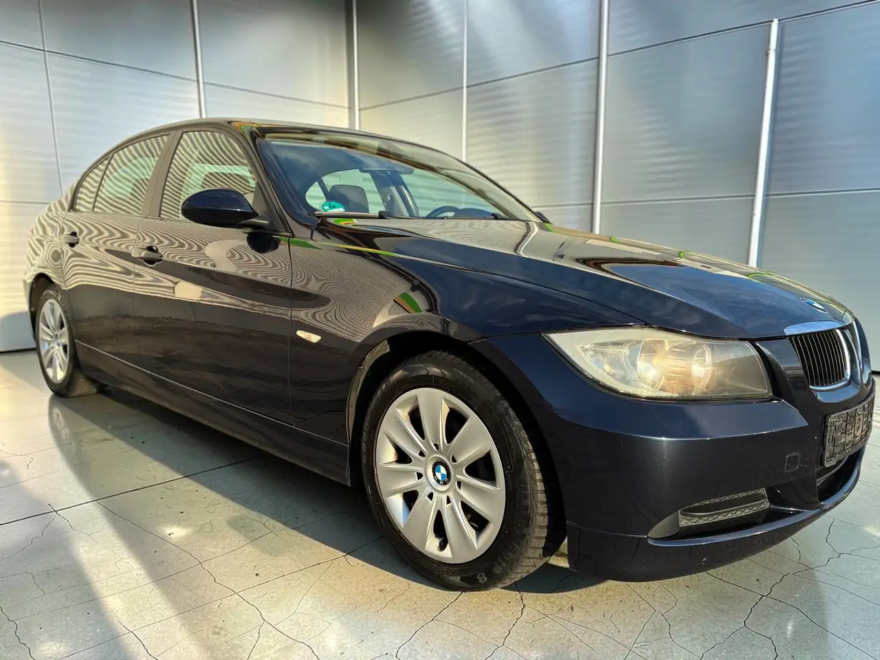 BMW 318 3er 318i Aut. Limo* Klima* TÜV* — photo 1 of 12