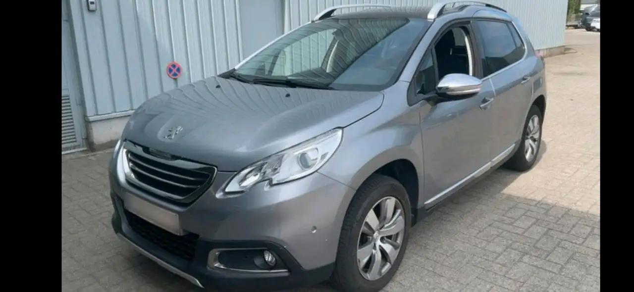 Peugeot 2008 Allure,,1-Hand,Pano,Navi,Scheckheft — photo 1 of 17