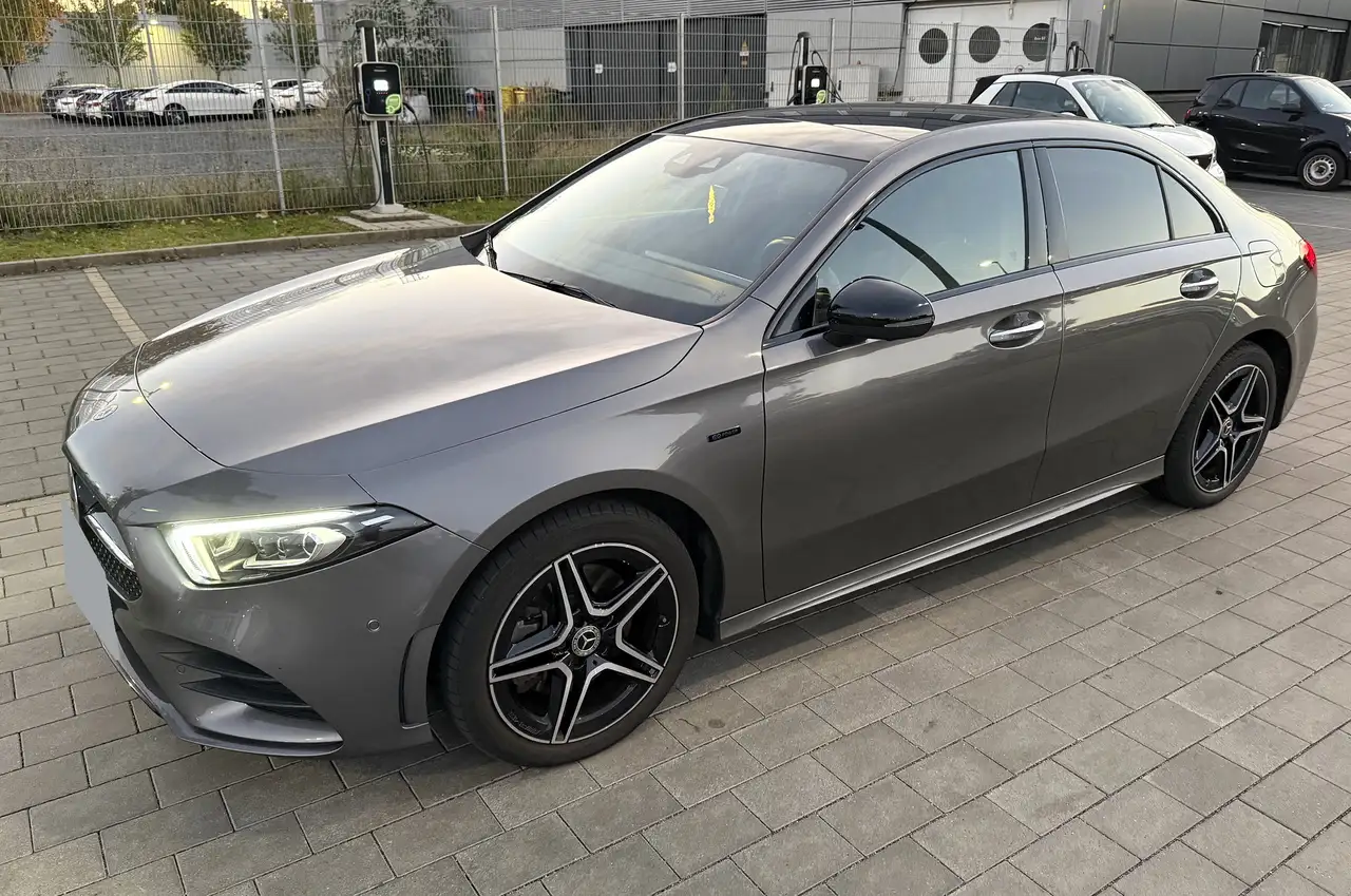 Mercedes-Benz A 250 Mercedes A250e AMG Line | Night | Pano | Burmester | 360° — photo 1 of 10