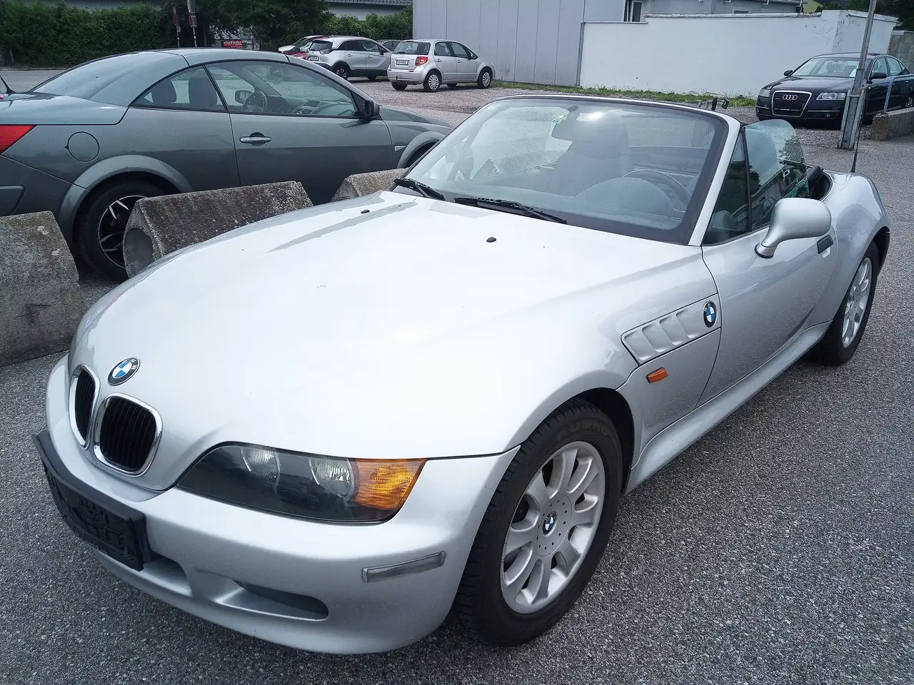 BMW Z3 Z 3 1,9i sehr guter Gesamtzustand — photo 1 of 15