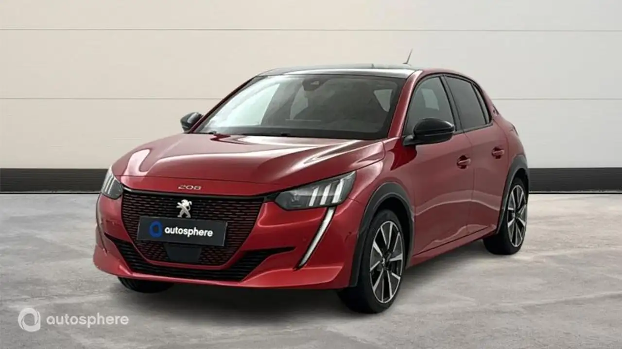 Peugeot 208 e-208 136ch GT — photo 1 of 15