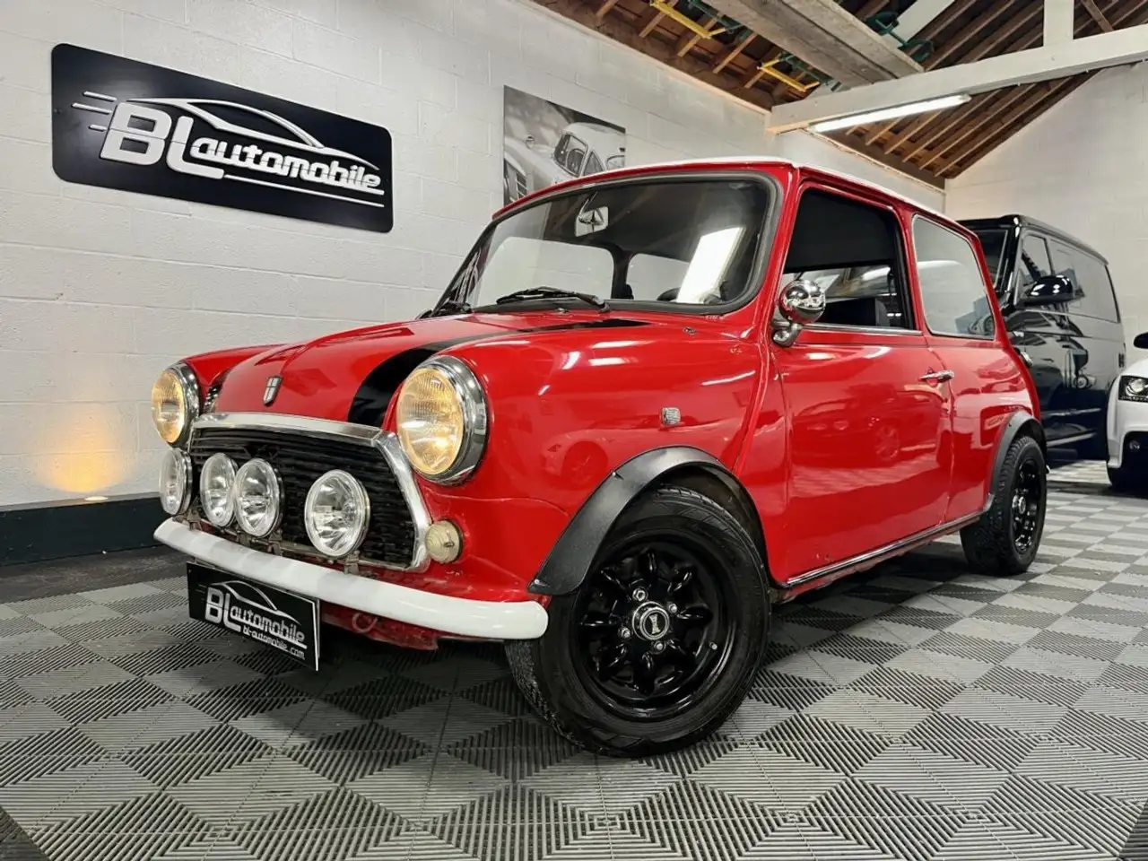 MINI One 1000 — photo 1 of 20