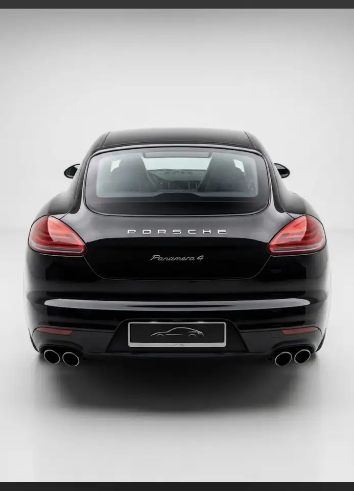 Porsche Panamera 4 Edition — photo 1 of 10